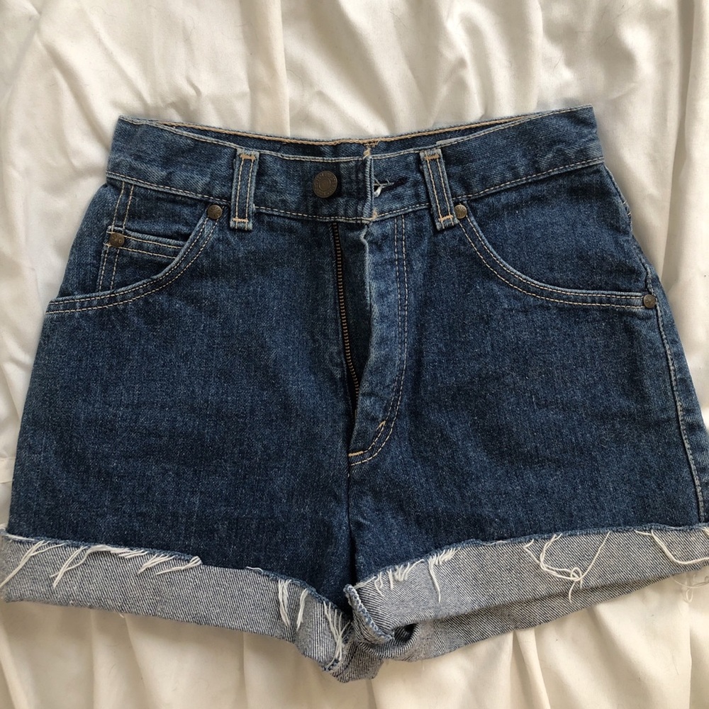 Levi’s denim shorts- juniors 9
